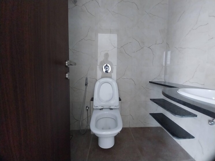 Bathroom, yashwin-orrizonte 3 Bedroom 1000 Sq.Ft. Apartment In Kharadi Pune 9646815