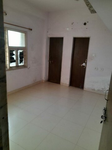 Room in 2 BHK Apartment at Chandkheda – for Rent