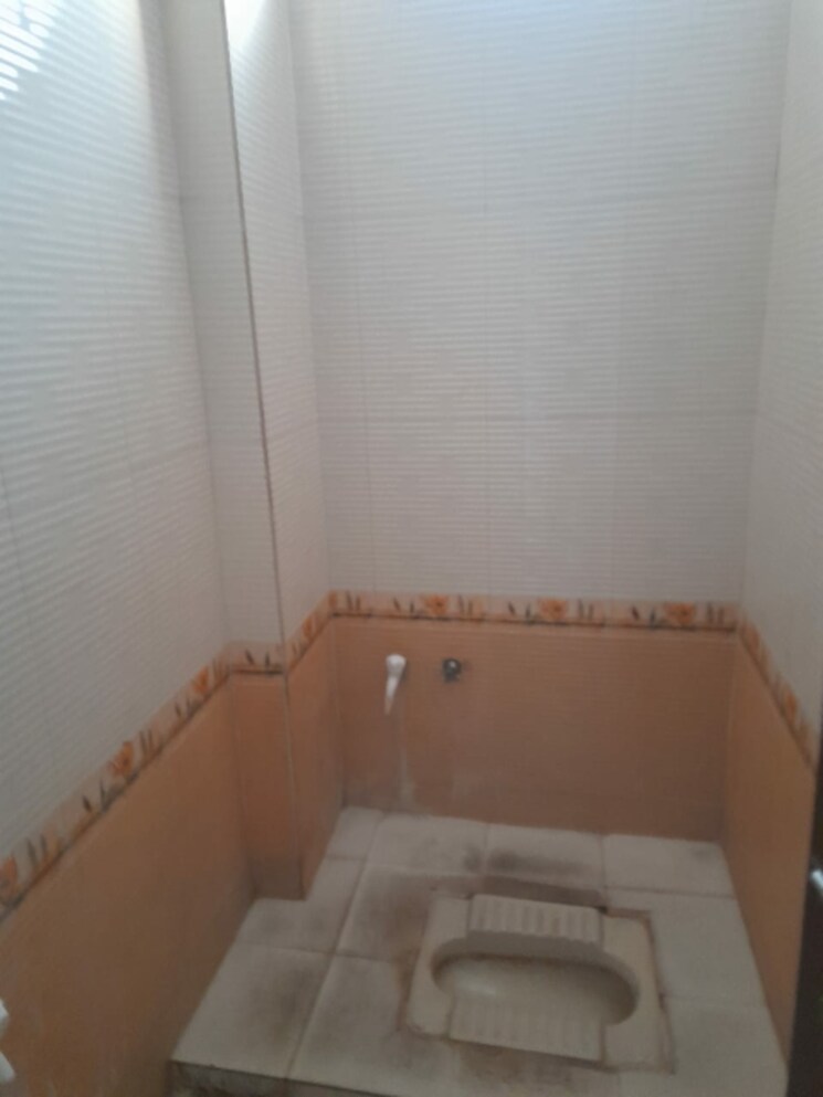 Bathroom, chandkheda 2 Bedroom 1614 Sq.Ft. Apartment In Chandkheda Ahmedabad 9646829