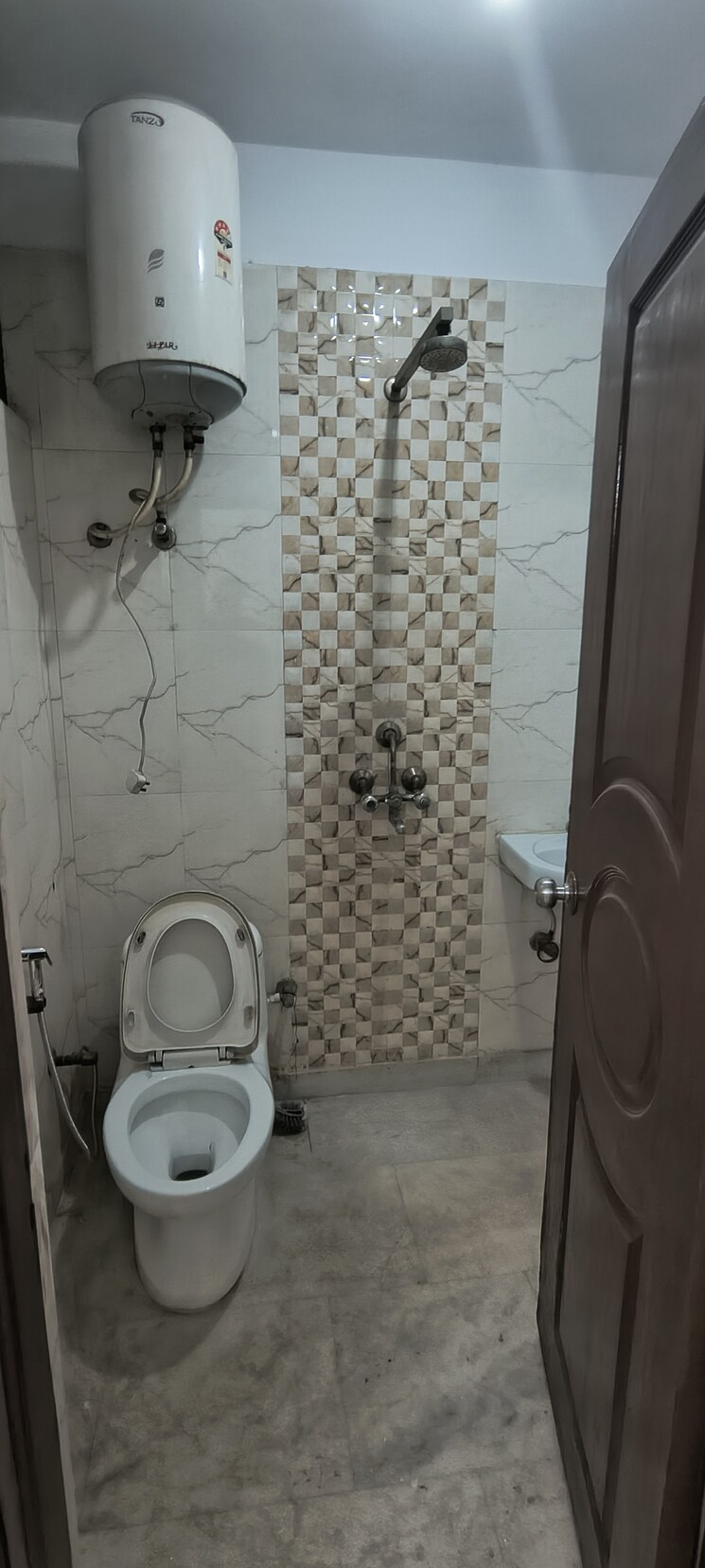 Bathroom, panchsheel vihar 2 Bedroom 810 Sq.Ft. Builder Floor In Panchsheel Vihar Delhi 9646874