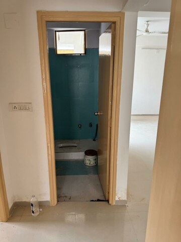 Room in 3 BHK Apartment at Thaltej – for Rent