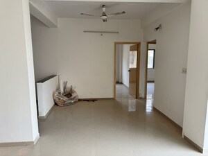 Room in 3 BHK Apartment at Thaltej – for Rent