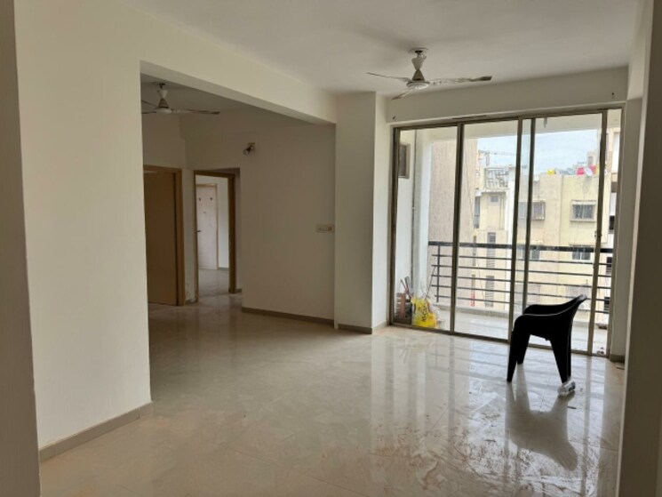 Room, thaltej 3 Bedroom 1680 Sq.Ft. Apartment In Thaltej Ahmedabad 9646950