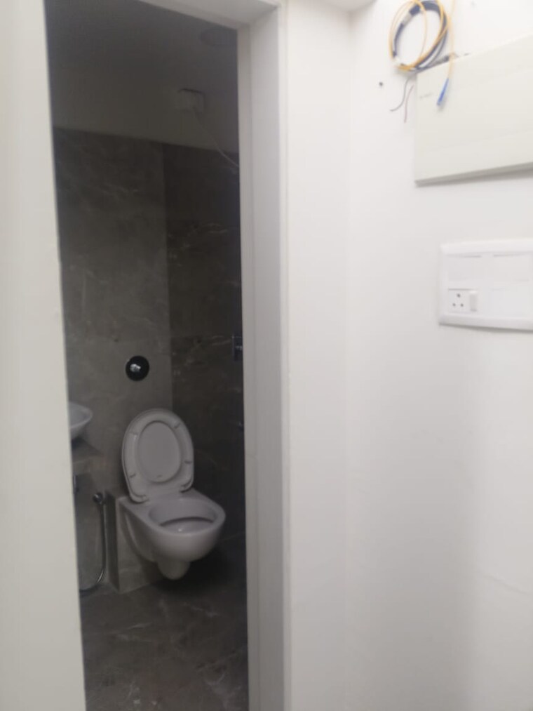 Bathroom, chandiwala-pearl-regency 1.5 Bedroom 450 Sq.Ft. Apartment In Andheri West Mumbai 9646946