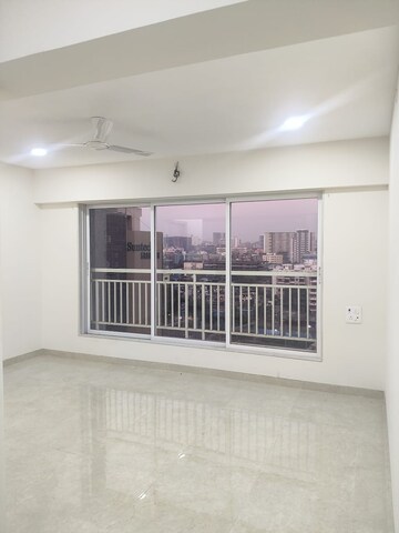 Room in 1.5 BHK Apartment at Chandiwala Pearl Regency, Andheri West – for Rent