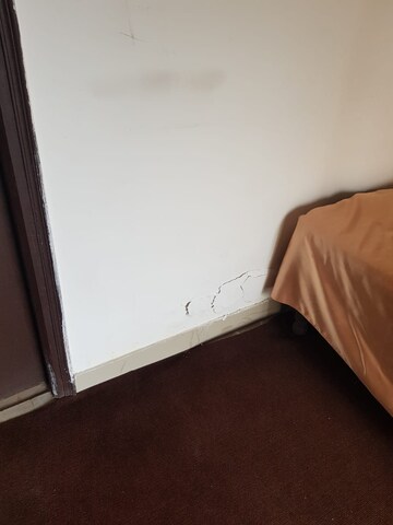 Room in 2 BHK Apartment at Nimbus Express Park View - II, Chi V Greater Noida – for Sale