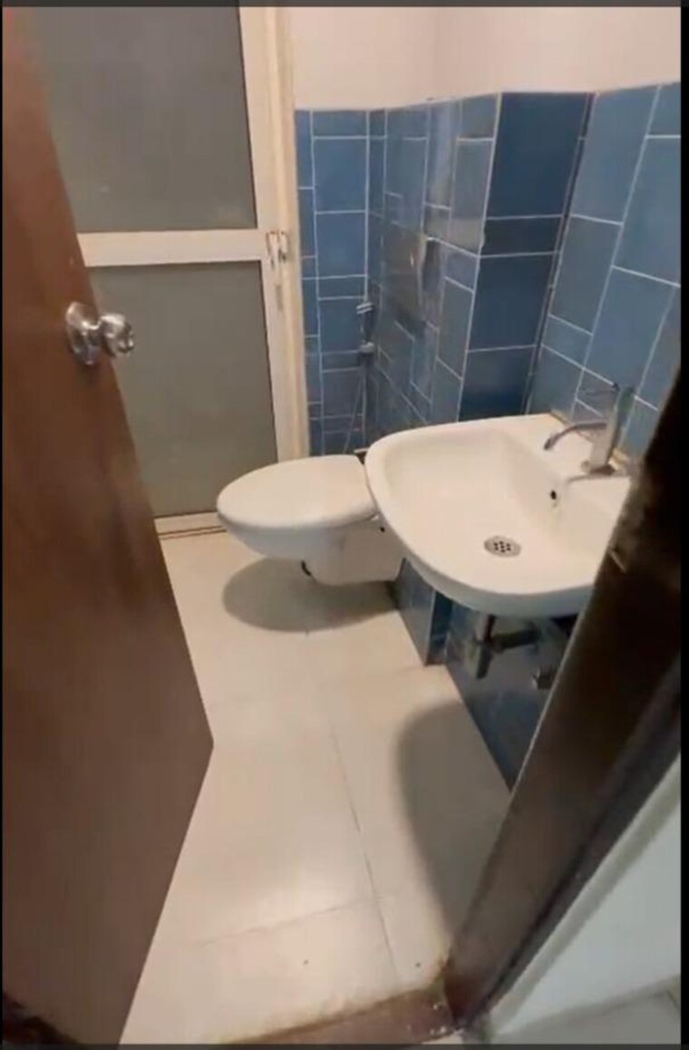 Bathroom, lodha-amara 1 Bedroom 550 Sq.Ft. Apartment In Kolshet Road Thane 9646998