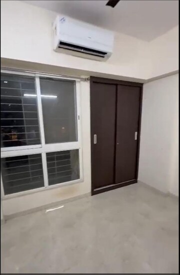 Room in 1 BHK Apartment at Lodha Amara, Kolshet Road – for Rent