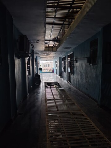 Parking in 1.5 BHK Builder Floor at ML 73 Avenue, Sector 73 – for Rent