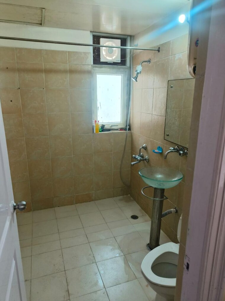 Bathroom, orchid-petals 3 Bedroom 2061 Sq.Ft. Apartment In Sector 49 Gurgaon 9647076