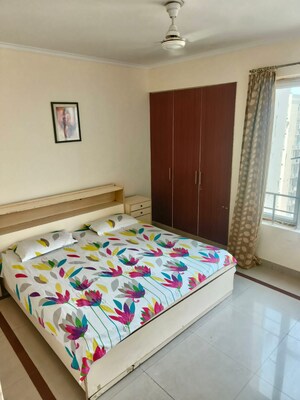 Bedroom in 3 BHK Apartment at Orchid Petals, Sector 49 – for Rent