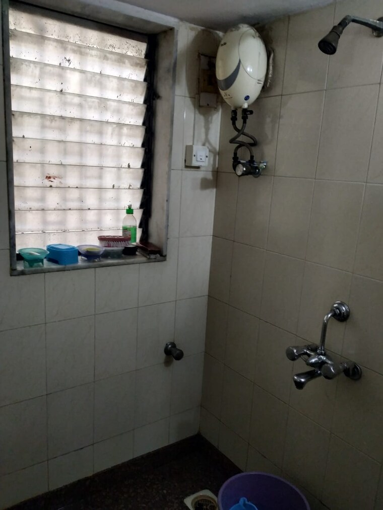 Bathroom, shiv-parvati 1 Bedroom 500 Sq.Ft. Apartment In Malad West Mumbai 9647083