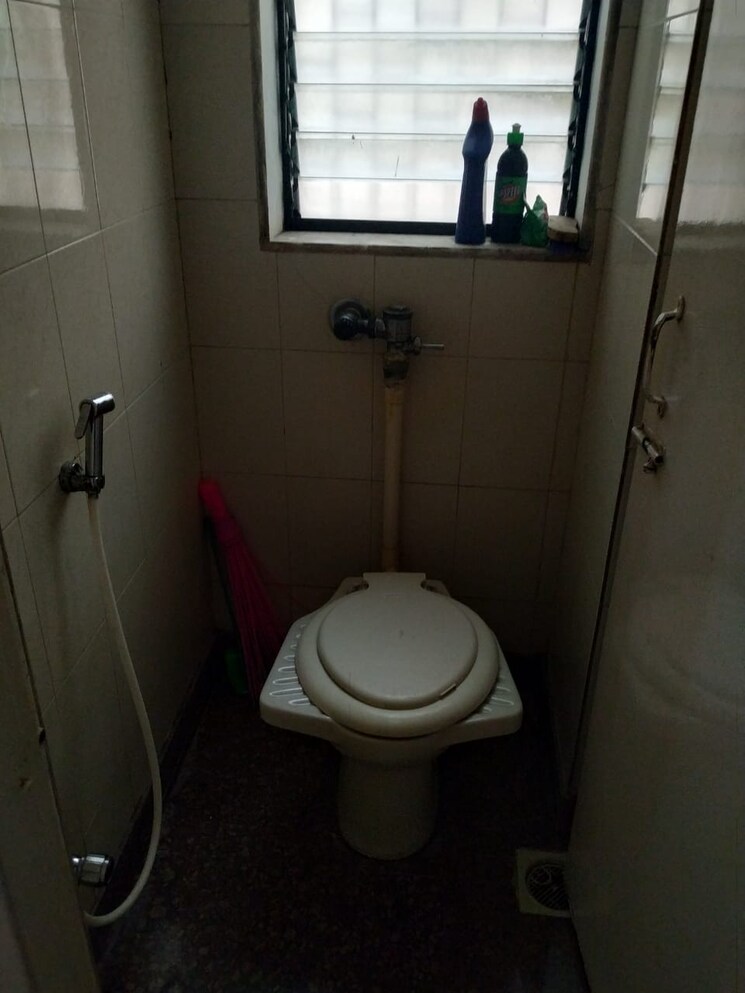 Bathroom, shiv-parvati 1 Bedroom 500 Sq.Ft. Apartment In Malad West Mumbai 9647083