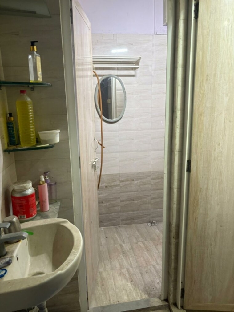 Bathroom, naranpura 1 Bedroom 600 Sq.Ft. Apartment In Naranpura Ahmedabad 9647089