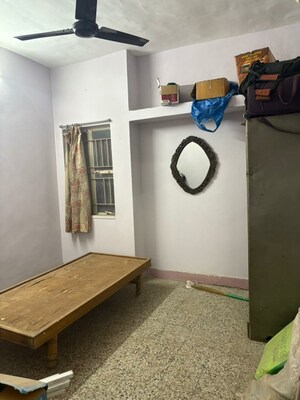 Room in 1 BHK Apartment at Naranpura – for Rent