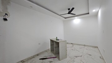 Room in 2 BHK Builder Floor at Saket – for Rent