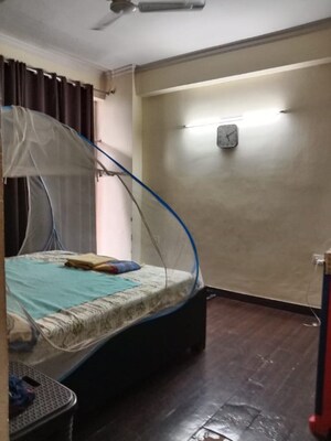 Room in 2 BHK Apartment at Supertech Cape Town, Sector 74 – for Rent