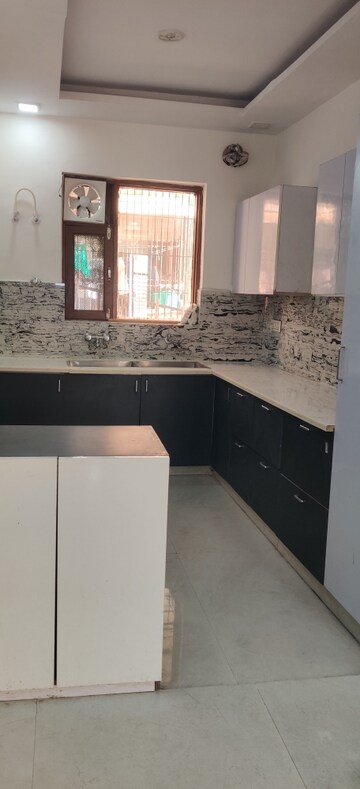 Kitchen in 4 BHK Builder Floor at Green Fields Colony – for Rent