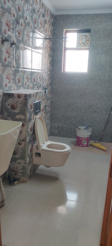 Bathroom in 4 BHK Builder Floor at Green Fields Colony – for Rent