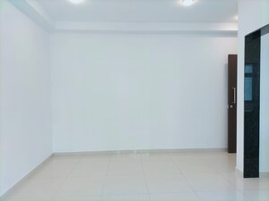 Room in 2 BHK Apartment at Lalani Velentine Apartment 1 Wing D, Malad East – for Rent