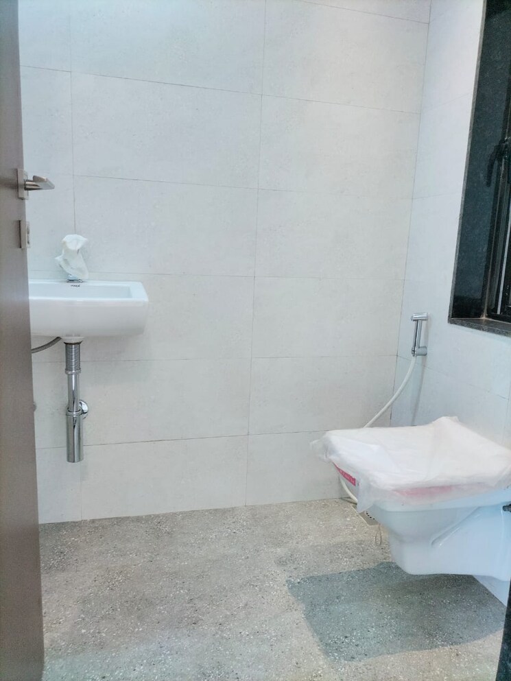 Bathroom, lalani-velentine-apartment-1-wing-d 2 Bedroom 592 Sq.Ft. Apartment In Malad East Mumbai 9647200