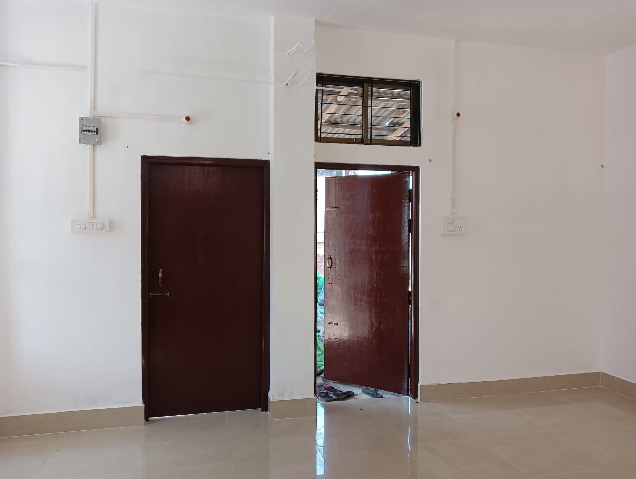 1 RkBuilder Floor For Rent in Six Mile