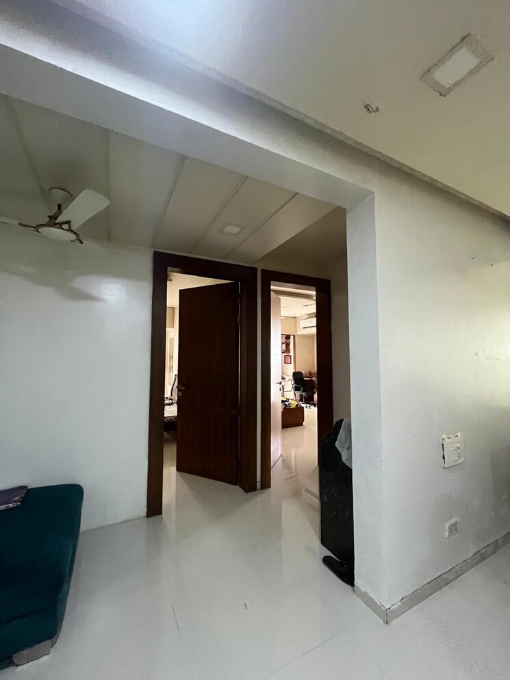 Room, kalyani nagar 3 Bedroom 1575 Sq.Ft. Apartment In Kalyani Nagar Pune 9647199