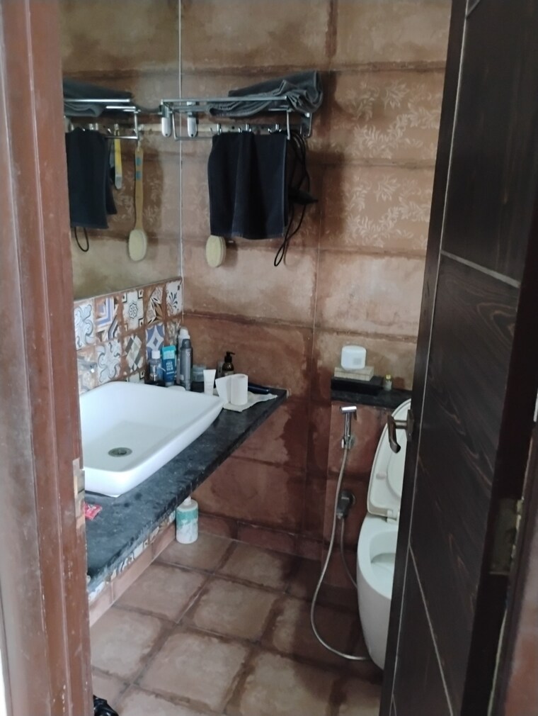 Attached Bathroom, paradise-sai-mannat 3 Bedroom 2000 Sq.Ft. Apartment In Kharghar Navi Mumbai 9647238