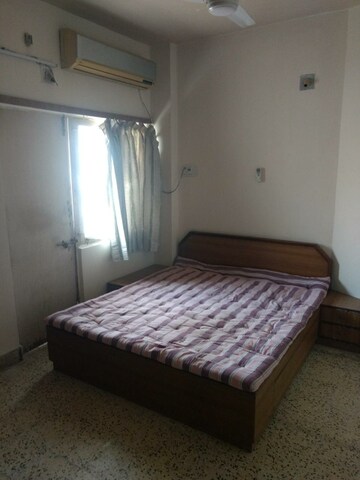 Bedroom in 3 BHK Apartment at Vastrapur – for Rent