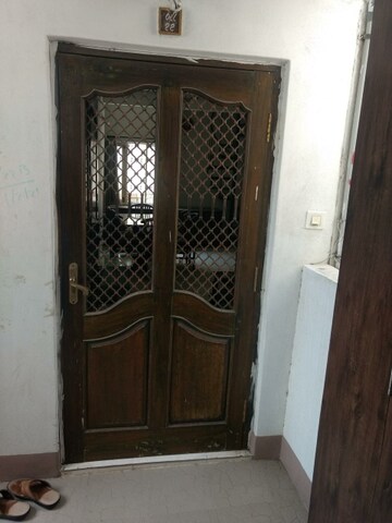 Room in 3 BHK Apartment at Vastrapur – for Rent