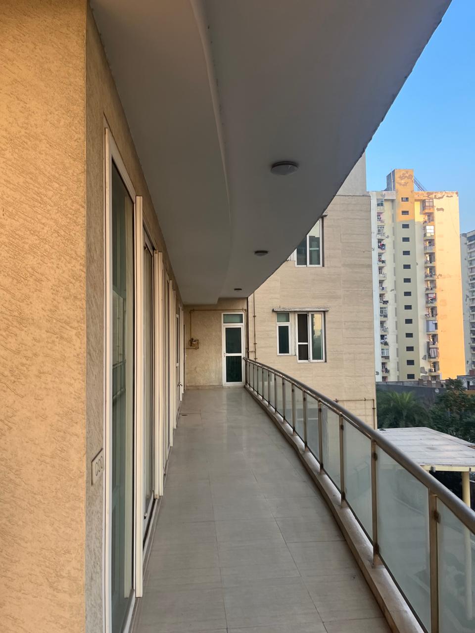 5 BHK 4075 Sq.Ft. Apartment in Mahagun Marvella