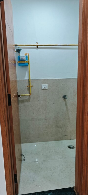 Furnished Amenities in 1 BHK Builder Floor at Sheikh Sarai – for Sale