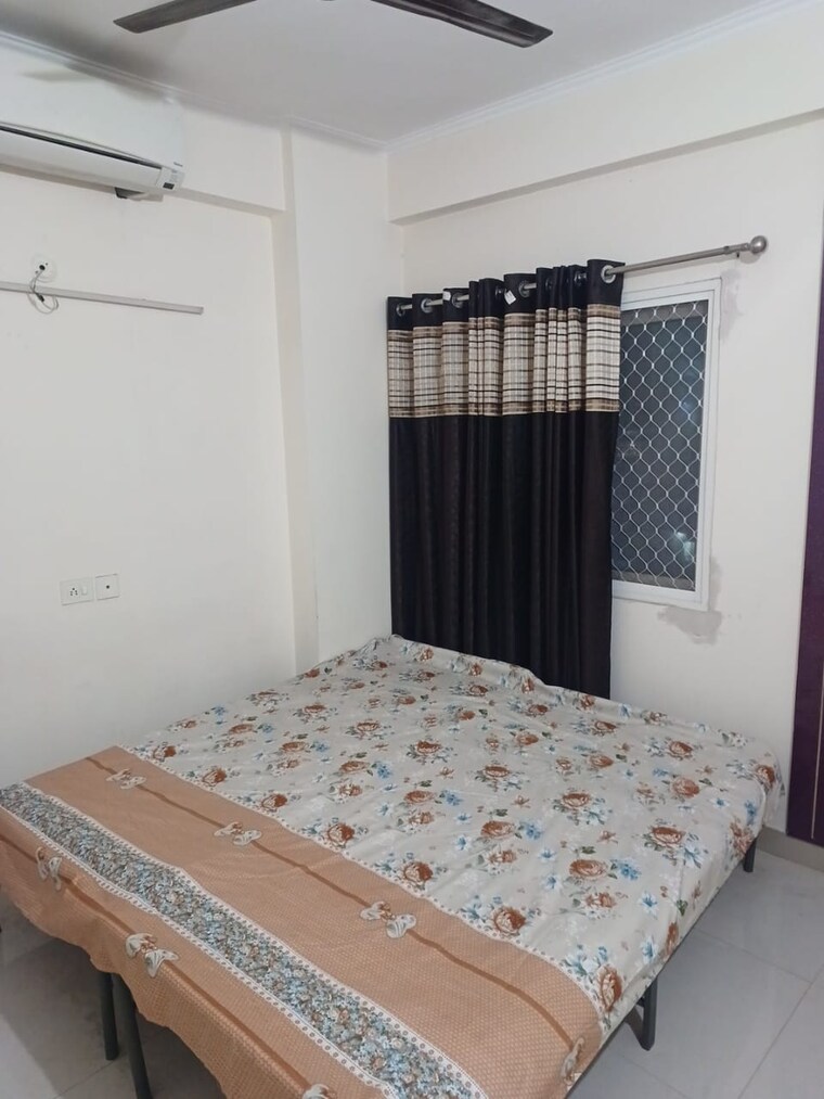 Bedroom, maxblis-white-house 2 Bedroom 900 Sq.Ft. Apartment In Sector 75 Noida 9647302