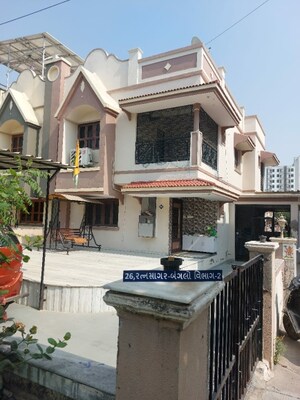 3 BHK Villa For Rent in Sola Road