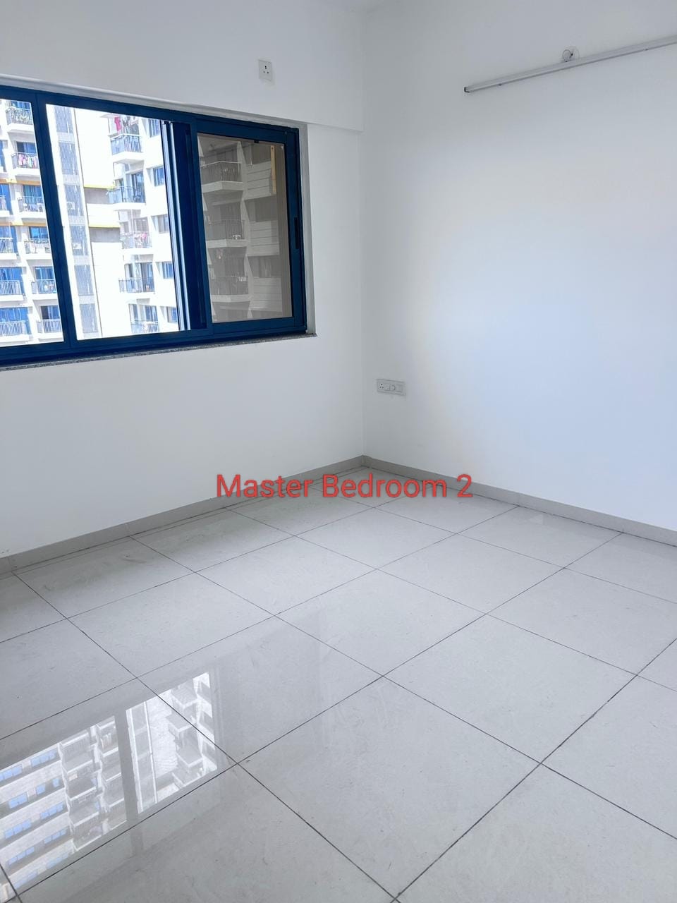 3.5 BHK + Extra Room 1400 Sq.Ft. Apartment in Amanora Gold Towers