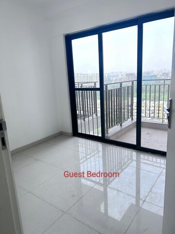 Room in 3.5 BHK Apartment at Amanora Gold Towers, Hadapsar – for Rent