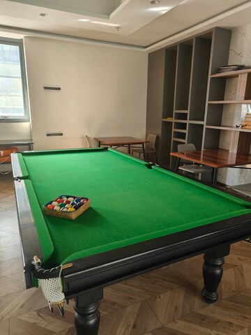 Bedroom in 3.5 BHK Apartment at Amanora Gold Towers, Hadapsar – for Rent