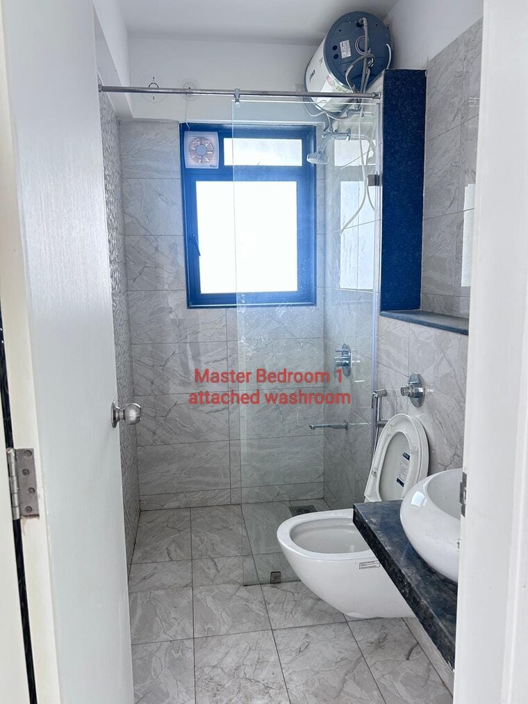 Bathroom, amanora-gold-towers 3.5 Bedroom 1400 Sq.Ft. Apartment In Hadapsar Pune 9647344