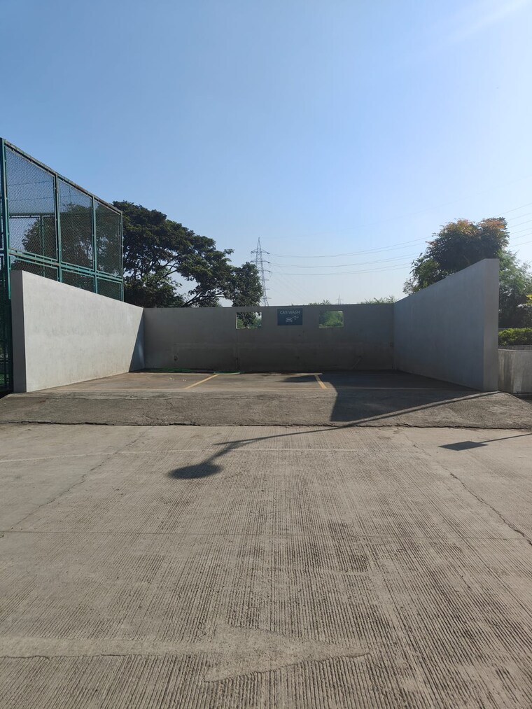  Parking, amanora-gold-towers 3.5 Bedroom 1400 Sq.Ft. Apartment In Hadapsar Pune 9647344