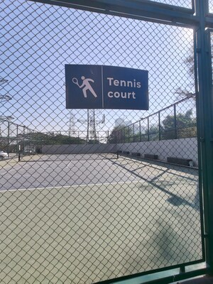 Swimming Pool in 3.5 BHK Apartment at Amanora Gold Towers, Hadapsar – for Rent