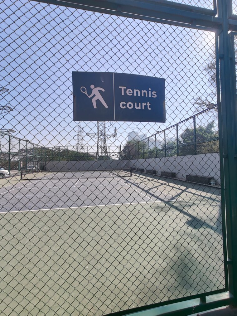 Swimming Pool, amanora-gold-towers 3.5 Bedroom 1400 Sq.Ft. Apartment In Hadapsar Pune 9647344