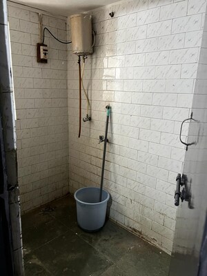 Bathroom in 1 BHK Apartment at Kothrud – for Rent