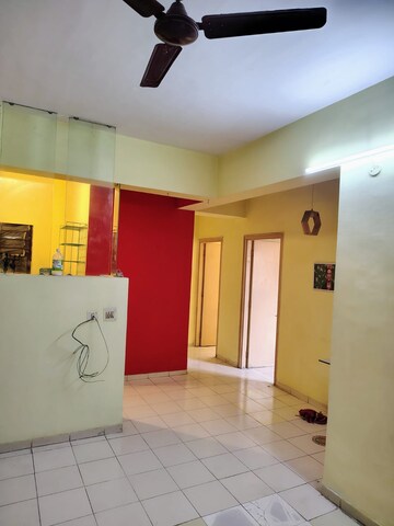 Room in 2 BHK Apartment at Ambuja Upohar The Condoville, Em Bypass – for Rent