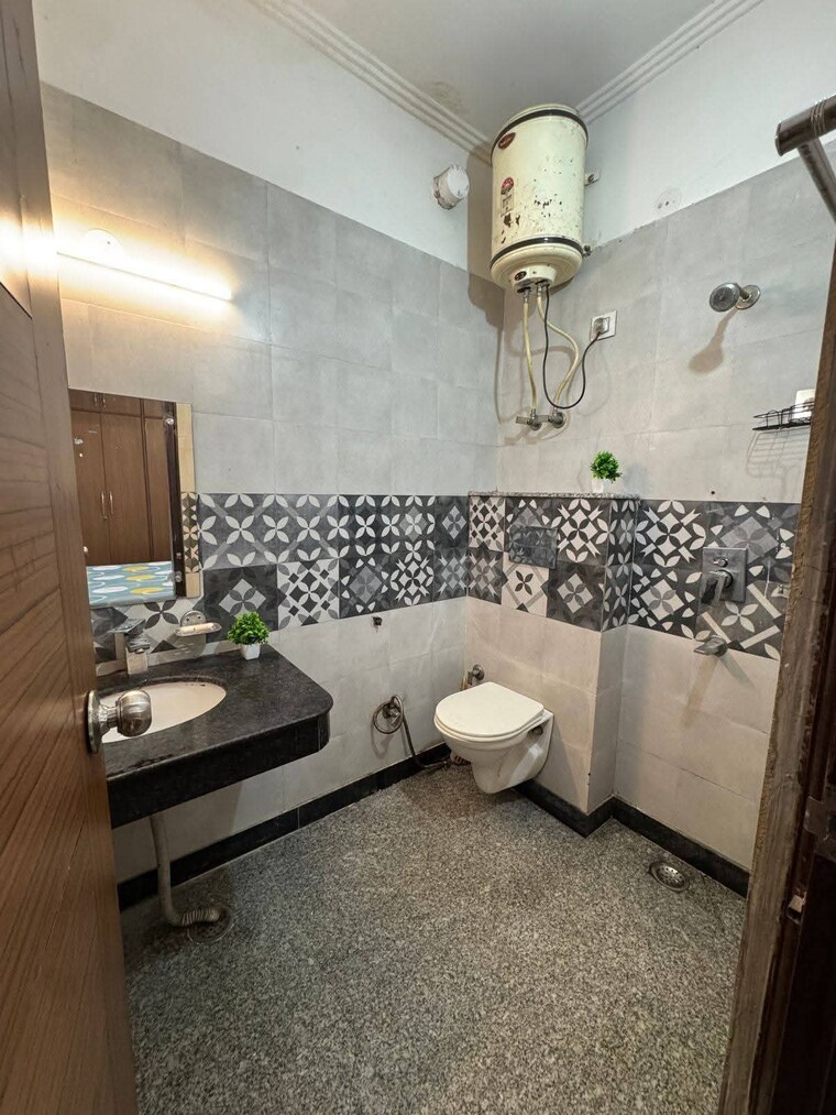 Kitchen, freedom fighters enclave 1 Bedroom 500 Sq.Ft. Apartment In Freedom Fighters Enclave Delhi 9647369