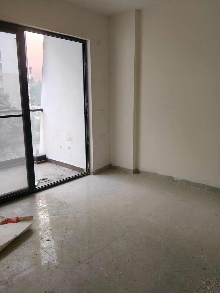 Room, one-oak-natura 2.5 Bedroom 1355 Sq.Ft. Apartment In Sushant Golf City Lucknow 9647395