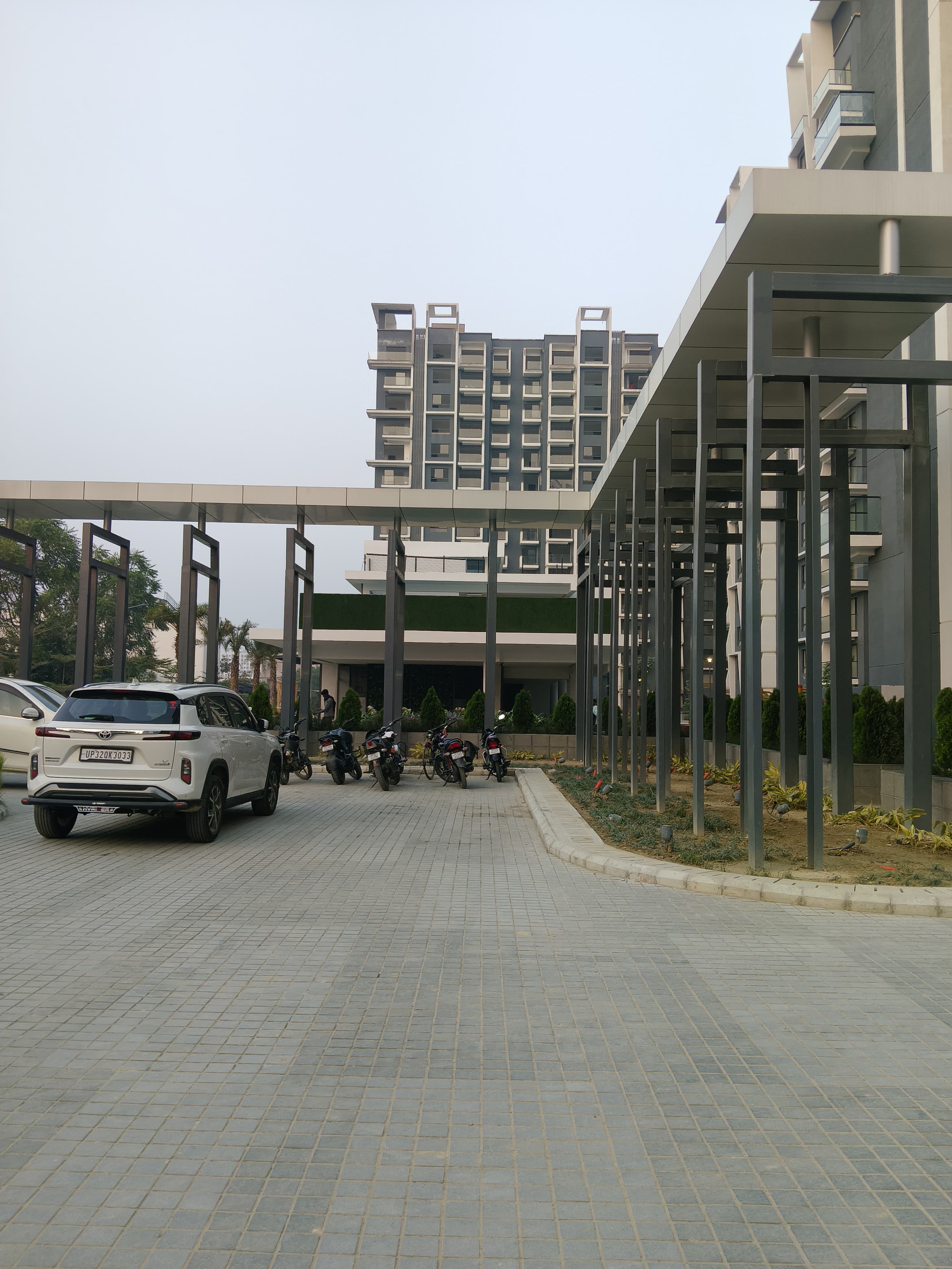 2.5 BHK + Servant Room Apartment For Sale in One OAK Natura