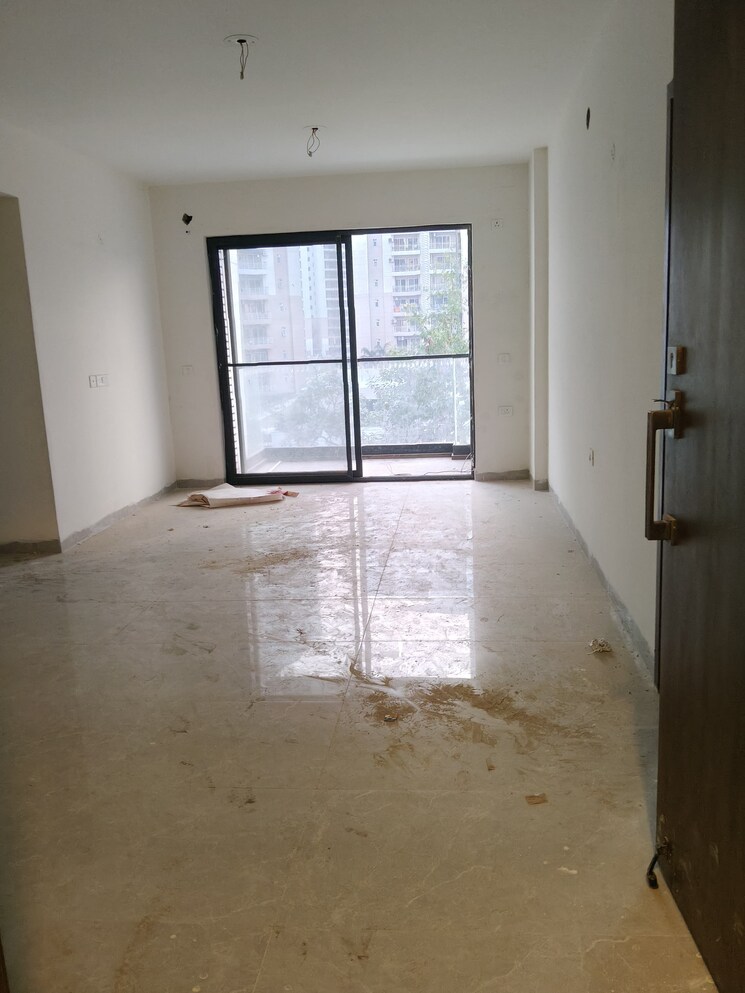 Room, one-oak-natura 2.5 Bedroom 1355 Sq.Ft. Apartment In Sushant Golf City Lucknow 9647395