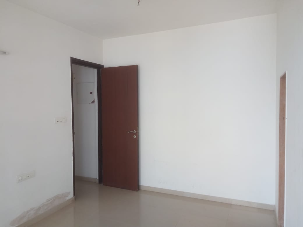 2 BHK 1100 Sq.Ft. Apartment in Rustomjee Elanza