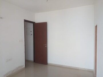 2 BHK Apartment For Rent in Rustomjee Elanza, Malad West