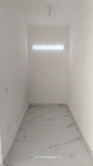 Room in 3 BHK Apartment at M3M Soulitude, Sector 89 – for Rent